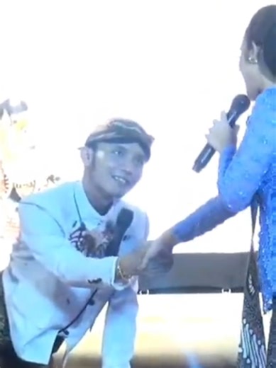 Menjaga Masa Depan dengan Limbukan Lucu