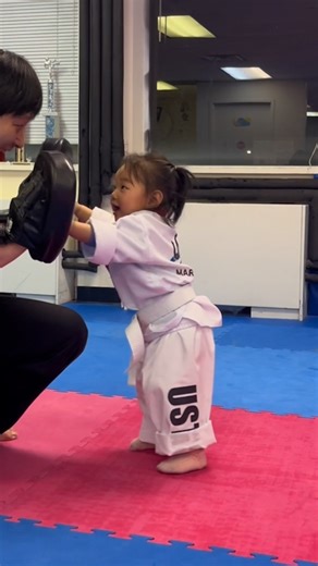 Toddler learns taekwondo from dad in adorable training sessions