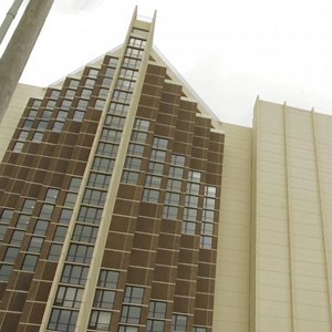 Around 6,100 students will move into Illinois State's residence halls and apartments this month, including Watterson Towers. See the full schedule and traffic/street closures: http://bit.ly/1g9U1F2 | Illinois State University