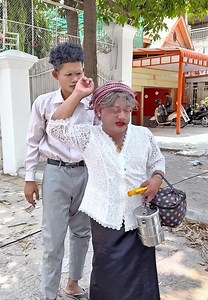 979K views · 10K reactions | កុំចង់ខ្លាំងជាមួយយាយកូរ(...