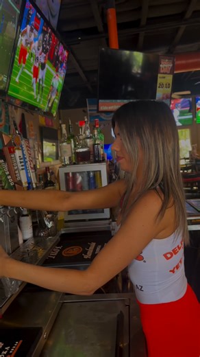 Tackle Monday Night Football with a Big Daddy beer at Hooters! 🙌🏈 #MNF #HootersArizona *mug pictured, promotional purpose only* | Hooters Mesa