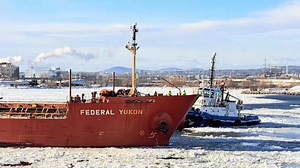 12K views · 177 reactions | Bulk carrier maneuvering in frozen lake #everyone #canada #ship #icelake #thailand | Mar CT Sea Coast | Facebook