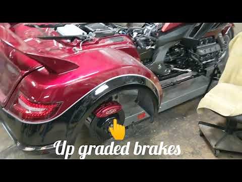 2020 Honda Goldwing Tour transformed into trike.