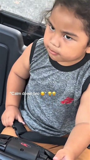 These kids' operating system must be straight from 2050!brainglitch #funnykids #humor #crianças