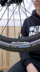 Schwalbe Clik Valve am Autoventil nachrüsten - in 30 Sekunden⏱️ Adapter gibt's bei uns im Shop: https://www.elektrofahrrad24.de/schwalbe-clik-valve-ventil-adapter-av-zu-scv #ebike #elektrofahrrad24 #ebike24 #ebikepioneer #schwalbetires #clikvalve #tutorial #howto | Elektrofahrrad24