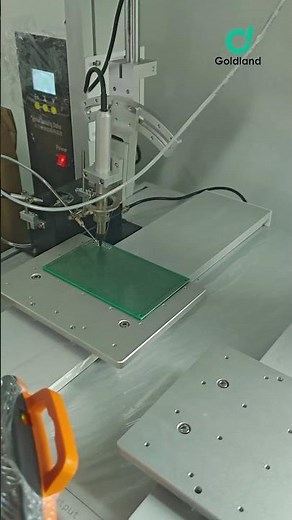 GOLDLAND Automatic Wire Soldering Machine for SMT and PCB Assembly Applications