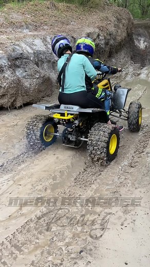 Share with your peeps 🤣 #banshee #banshee350 #yamahabanshee #bansheelife #bikelife #sheecrispy #bansheetiktok #atv #2smoke #4stroke #merkbanshee #2stroke #fyp #bansheekilla #yamaha #bansheetok #racing #race #quad #quads #honda #450г #yfz450r #trx450r #yfz #raptor700