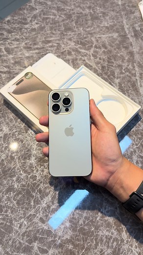 Masuk Lagi warna Cakep Bosku, 15 Pro 128 GB Natural Titanium Grey ex Ibox Body full Mulus No Lecet” 😋 #ohgadget #ohmatcha #gadget #iphone15pro #iphone
