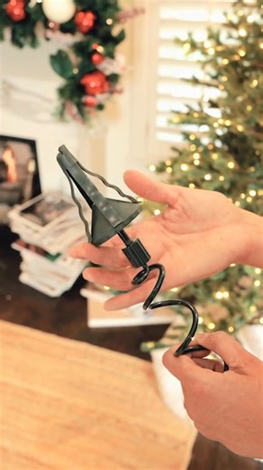 🎄 Tired of a Wobbly Tree Topper? Keep your star standing tall & steady — all season long! ✨ The Ultimate Tree Topper Stabilizer ✅ Fits ANY tree type & topper style ✅ Made of strong green metal — discreet yet durable ✅ Adjustable arms for a custom, secure fit ✅ Simple twist & lock installation 🌟 No more leaning, no more falling. Just a picture-perfect tree! | Kyeongeun Moore Thomas