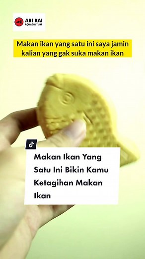 Makan ikan yang satu ini saya jamin, kalian yang gak suka makan ikan, bakalan ketagihan makan ikan 🌝. Yuk kita beli dulu ikannya, nah ikannya ada di dalem freezer gini, biar tetep fresh dan seger, ikannya beda dari yang lain ada rasa cokelat, Strawberry dan Vanilla 😳. Coba apa rasa favorit kamu? jangan jawab rasa yang pernah ada hmm 🙂. #taiyaki #kueikan #makananjepang#jajananjepang #glico #eskrim #ikankonsumsi #makanikan #jepang #taiyakijapan #japanese #japanfood #fishjapan #ikanjepang #sakan