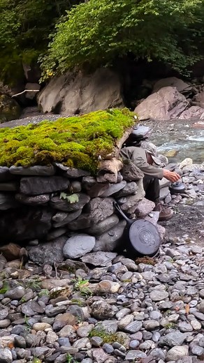 1.2M views · 8.1K reactions | Bushcraft survival shelter Part 4 #bushcraft #survival #outdoors #camp #forest #buildingthefuture #offgrid #logcabin #primitivetechnology #woodworkingskills #camping #outdoorlife #bushcraft #bushcraftsurvival #buildingskills #diy #adventuretime #adventure | Bushcraft Share | Facebook