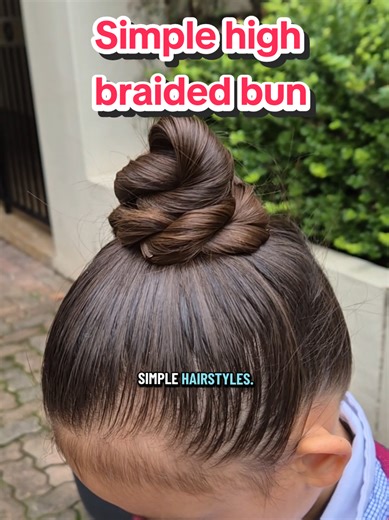 Fast Tutorial for a Simple High Braided Bun