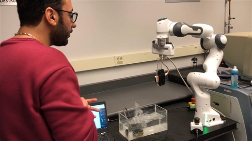 Here's how this robotic arm uses AI to kill cancer