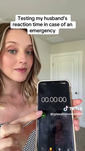 Boyfriend Reaction Time Test: Girlfriend’s Prank Caught on Camera