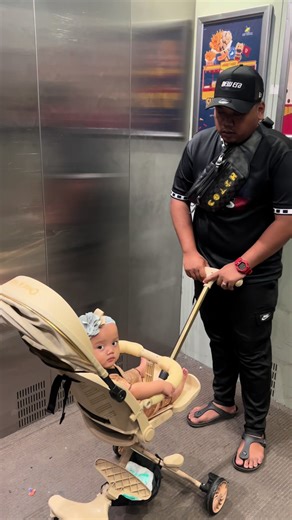 Nak stroller yang ringan , senang lipat & nampak eksklusif ? Ni lah dia Magic Stroller ! 👶✨ #stroller #baby