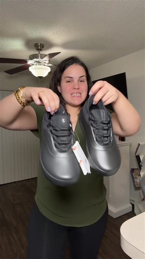 Choosing the Right Work Shoes: A Guide to Crocs