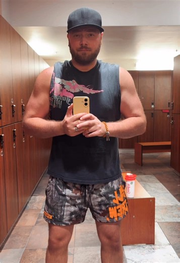 I told yall we’re doing BIG things in 2025!! 💪🏻 now time to cut! #lyftlyfe #gymlife #foryou #fyp #fattofit #fitness