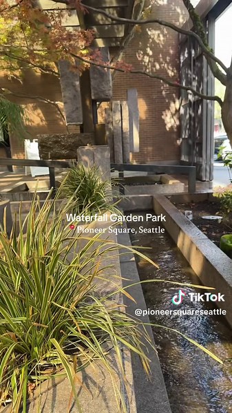 One of our favorite hidden gems in the neighborhood.🌿 Waterfall Garden Park offers a quiet(ish!) spot in the city to relax, enjoy lunch, read a book, or catch up with friends or coworkers. 📍219 2nd Ave S, Seattle, WA - open daily • • • • #supportpsq #pioneersquare #pioneersquareseattle #seattlehiddengems #seattlespots #historicseattle #visitingseattle #seattlewa #downtownseattle #seattleparks