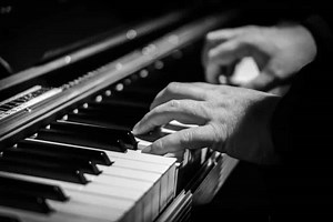 7 Beautiful Jazz Piano Pieces for Jazz Lover - CMUSE