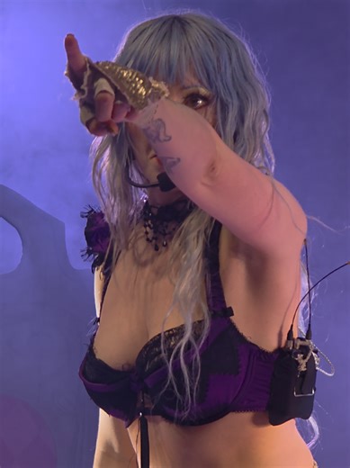 CHOKEHOLD CHERRY PYTHON 🍒🐍 #ashnikko #ashnikkomanchester #smoochiestour #gig #weedkiller