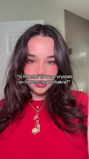 When you wear your Clear Quartz charm necklace over the heart, the crystal sits near the Heart Chakra the center of love, alignment, and emotional magnetism⭐️ When you wear Clear Quartz on your hand, the energy moves through your actions and what you create in the physical world. Use code “Manifest” for 15% off!