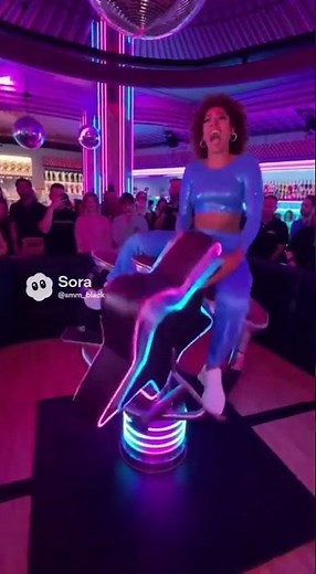 Gym Rodeo Machine Freaks Out!🤣🐴