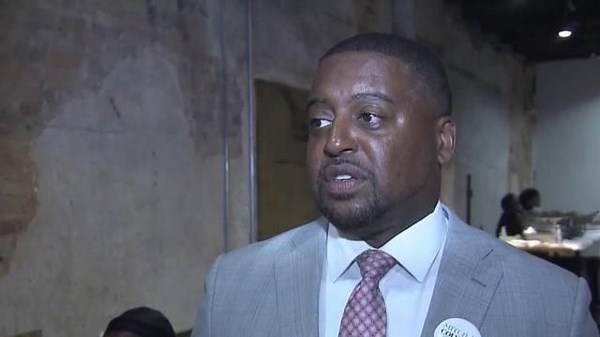 Incumbent Mitch Colvin defeats 'Freddie' de la Cruz in Fayetteville mayoral race