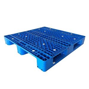 [Hot Item] Heavy Duty Plastic Pallet for Shelves Stackable 3 Runners Plastic Pallet