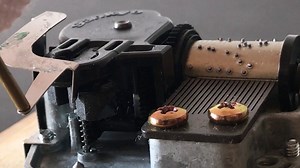 蓋を開けると鳴るオルゴールの仕組み : オルゴールきまぐれノオト