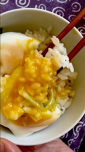TKG tamagokake gohan / egg in rice 🍚 #easyrecipe #simplelife #eggrecipe #comfortfood #quickrecipe