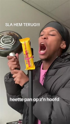 Sla Hem Terug! Verras je Man met een Heette Pan