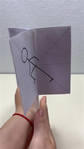 奔跑吧！火柴人 画出不同奔跑姿态的火柴人，按顺序叠放或贴在圆盘上，轻轻转动就能看到火柴人 “跑起来”，超简单的动画小手工，锻炼动手力，亲子玩超有趣。#亲子手工 #火柴人 #幼儿园手工 #手工DIY #儿童创意手工