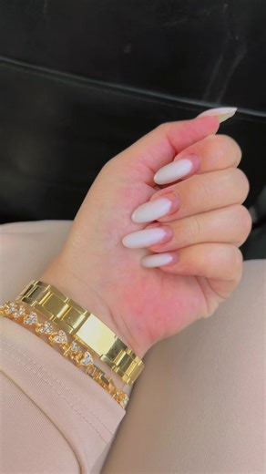 Tutorial de Uñas Acrílicas: Completa y Diseña