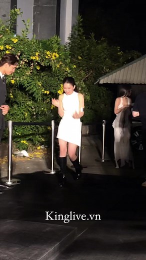 3.6M views · 10K reactions | Linh Ka xuất hiện cực xinh đẹp tại thảm đỏ show thời trang của Thảo Nhi Lê #Kinglive #LinhKa #ThaoNhiLe | Kinglive | Facebook