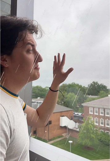 What happens at sister spy tower stays at sister spy tower #viral #tiktok #fyp #sisters #spytower #ballin #graduation #classof2025 #sad #happy #UD #UofDelaware #UniversityofDelaware #Graduate @ally hhh @Natalie Hudson