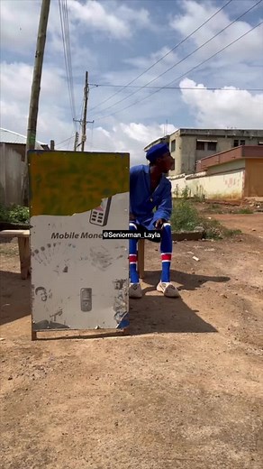 JUST FOR FUN 😂😂 ..NO ONE WAS HURT #seniormanlayla😂😂 #seniorman_lay...