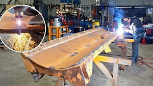 CAT soil compactor: New blade skin