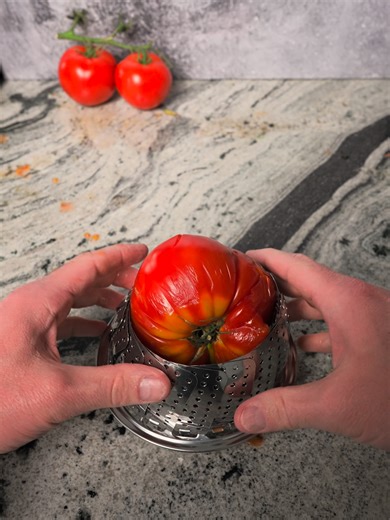 Easiest way to slice a tomato #food #lifehack #tool | tomato