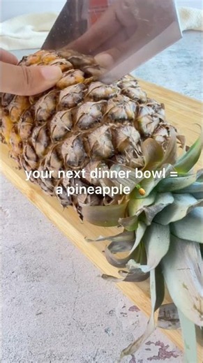 The Easiest Way to Hollow Out a Pineapple 🍍#pineapplebowl #pineapple #foodtutorial #diyfood #shorts