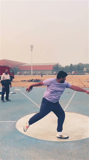 Discus throw #athlete #trackwork #discusthrow #fieldevent #olympicsport