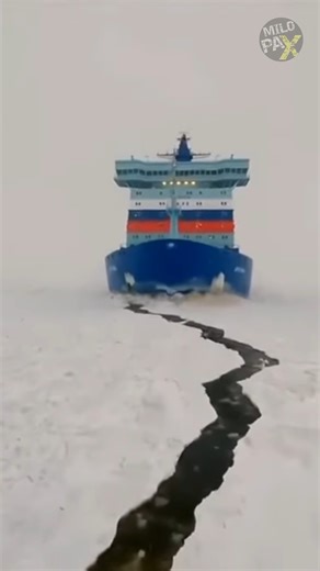 How Does the World’s Most Powerful Icebreaker Smash Through Frozen Seas? ❄️🚢💥 Meet Arktika — the largest and most powerful nuclear-powered icebreaker ever built. Constructed at the Baltic Shipyard in Saint Petersburg, this giant was engineered to conquer some of the harshest, most ice-choked waters on Earth. 🧊 So how does it break the ice? Arktika doesn’t slice through ice — it crushes it with sheer force. Using massive power and momentum, the ship rides its reinforced bow up onto the ice she