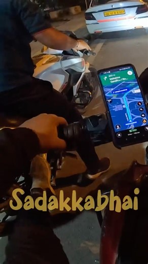 HELPLESS IN DELHI! 🆘 @SadakkaBhai #shortvideo #humanity #shortsviral #motovlog #help #viralvideo