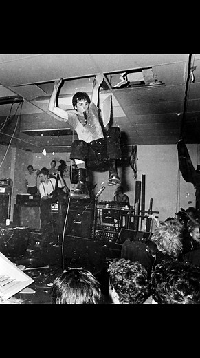 ✰ 𝕸𝖎𝖘𝖘 𝕬𝖑𝖙𝖊𝖗𝖓𝖆𝖙𝖎𝖛𝖊 ✰ on Instagram: "Fad Gadget | Lady Shave | 1986 • • • #fadgadget#1980s#electronic#industrial #synth#avantgarde#newwave"