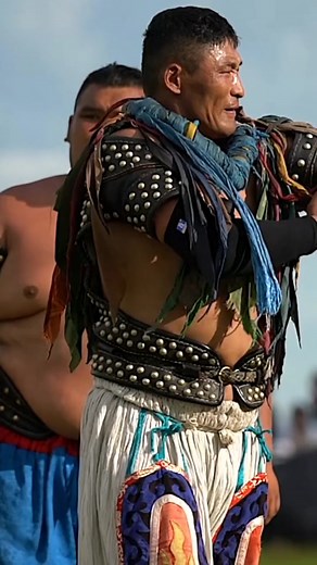 Mongol Güreş ve Naadam Festivali