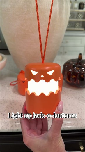 Light Up Jack-O-Lanterns🎃