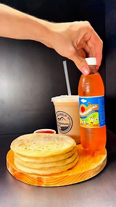 📍 San Cristóbal, las mejores pupusas están en plaza futeca 🍽️🔥 Disfruta de nuestras pupusas recién hechas con 14 sabores irresistibles, incluyendo la especial Pupusa de Chocolate 🍫🤩. 📞 Llama y pasa a recoger: 5018-2753 ⏰ Horario: 11 AM - 8 PM, todos los días ¡El sabor une y los momentos se comparten en San Cristóbal! ❤️ #RutaDelSabor #SanCristóbal #ElSaborUne #pupusas #queso | La casa de las pupusas