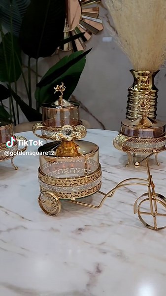 Vidéos de GOLDEN SQUARE (@goldensquare12) avec son original - GOLDEN SQUARE