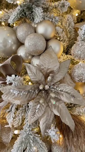 Sparkling Champagne Gold Christmas Tree Decor