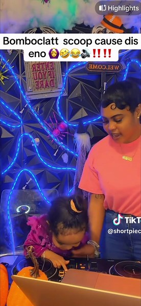 Bomboclatt scoop dance reaction — Jamaican TikTok viral clip