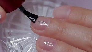 ¿En qué consiste la técnica de manicure con gel de calcio, un proceso que, además de embellecer las uñas, las protege? #ExpresoDeLaMañana | NMás